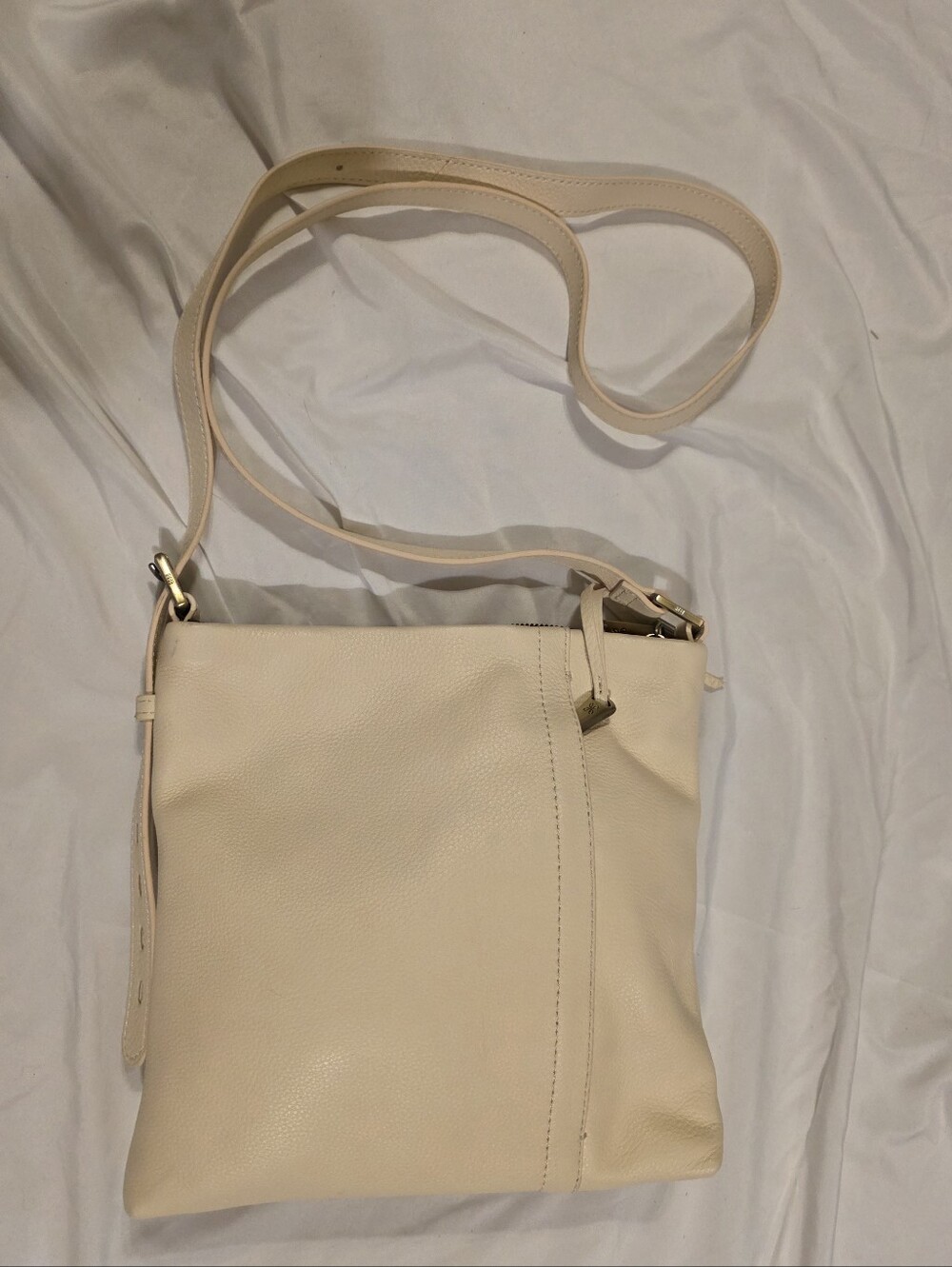 NWOT HOBO Classic Cream Crossbody Shoulder Bag - Picture 2 of 9